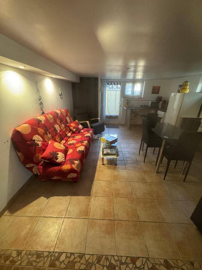 Gîte pour 2 personnes, avec terrasse et jardin à Ver-sur-Mer - 2