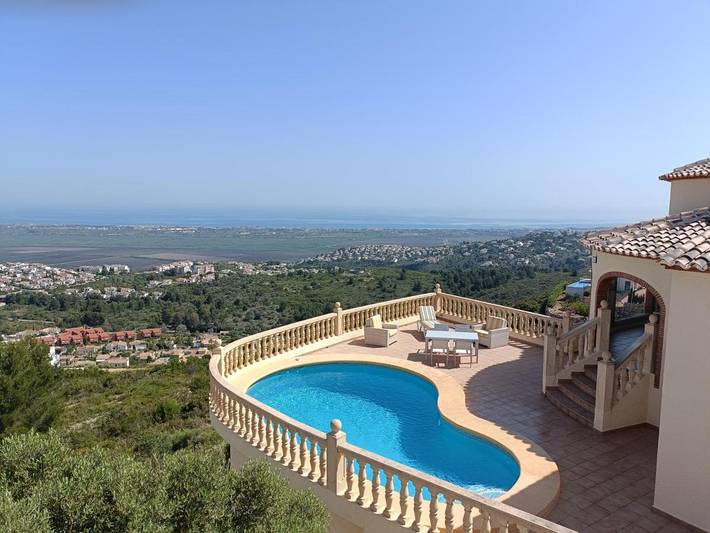 Casa rural para 6 personas, con piscina además de vistas y terraza, Se admiten mascotas en Ráfol de Almunia