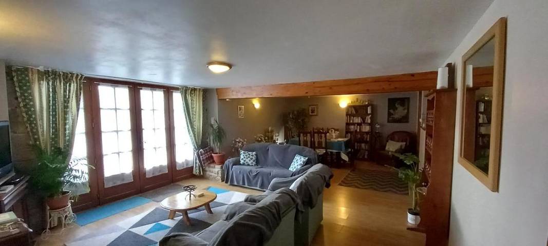 Gîte pour 4 personnes, avec jacuzzi et jardin à Villaines-la-Juhel