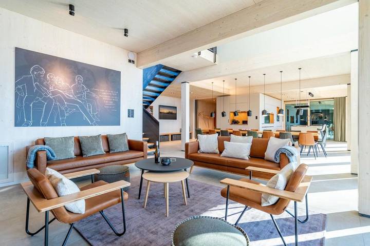 Ferienhaus für 16 Personen, mit Balkon und Terrasse sowie Garten und Sauna