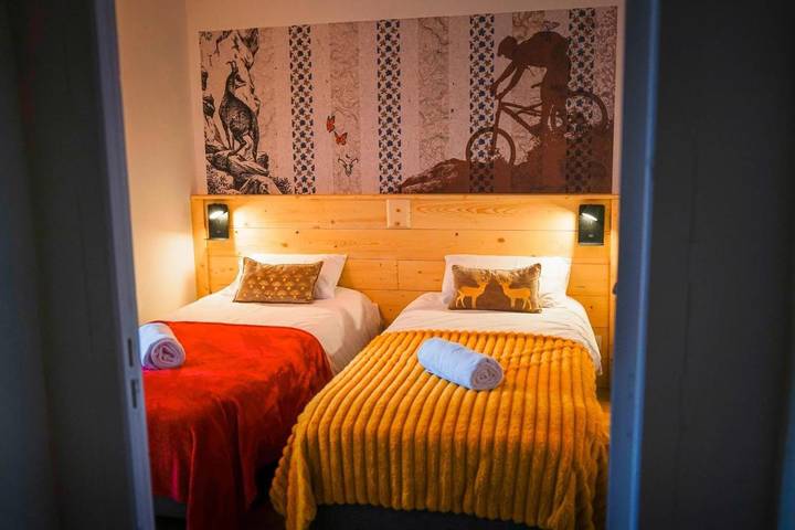 Hôtel pour 2 personnes, avec Terrasse et Jardin à Cervières