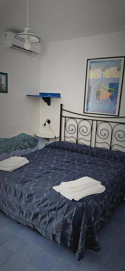 Piccolo Tirreno Hotel Residence in Spiaggia delle Grotte, Procida