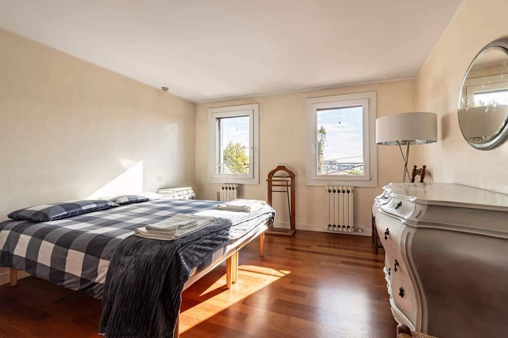 Entire apartment, Overlooking the Brenta - bright apartment in Oriago in Oriago, Mira