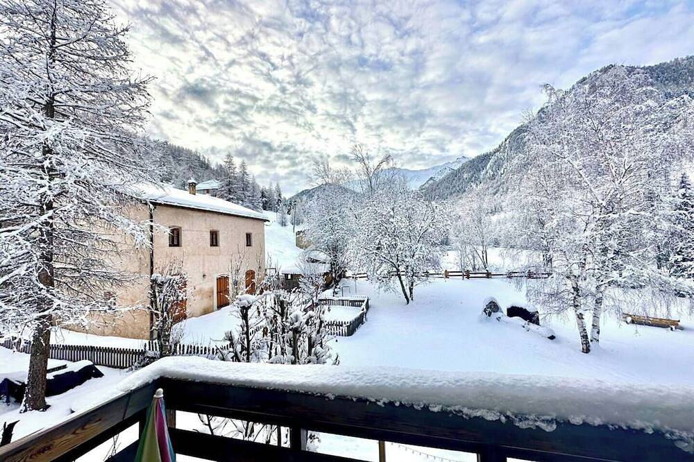 Entire apartment, Casa-Le Gerland : joli duplex dans chalet St-Véran in Saint-Véran, Queyras