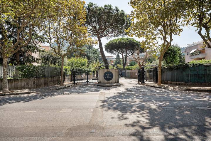 Alojamiento y desayuno 'Suite Tripla Deluxe Excelsior' con Wi-Fi y aire acondicionado in Piano di Sorrento, Provincia de Nápoles