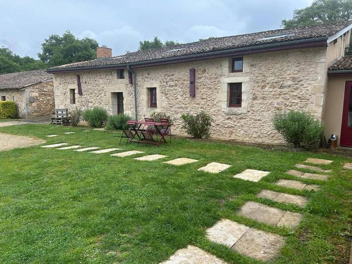 Location de vacances pour 15 personnes, avec vue ainsi que jardin et piscine à Bonneuil-Matours - 3