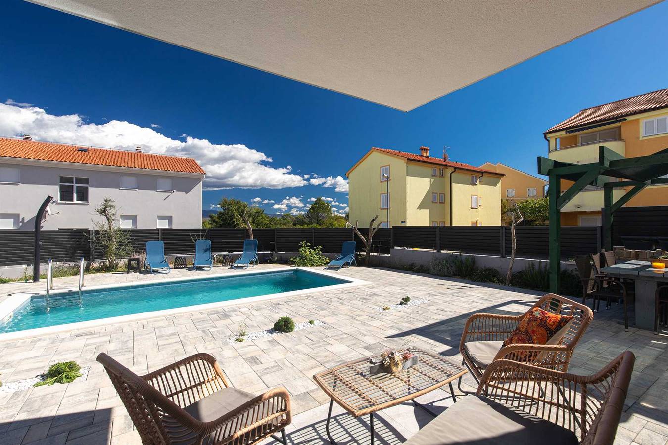 Ganze Wohnung, Apartment Patrick mit privatem Pool in Cizici, Krk