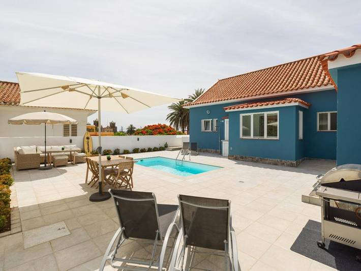 Villa für 13 Personen, mit Balkon und Terrasse sowie Garten und Pool in Las Palmas