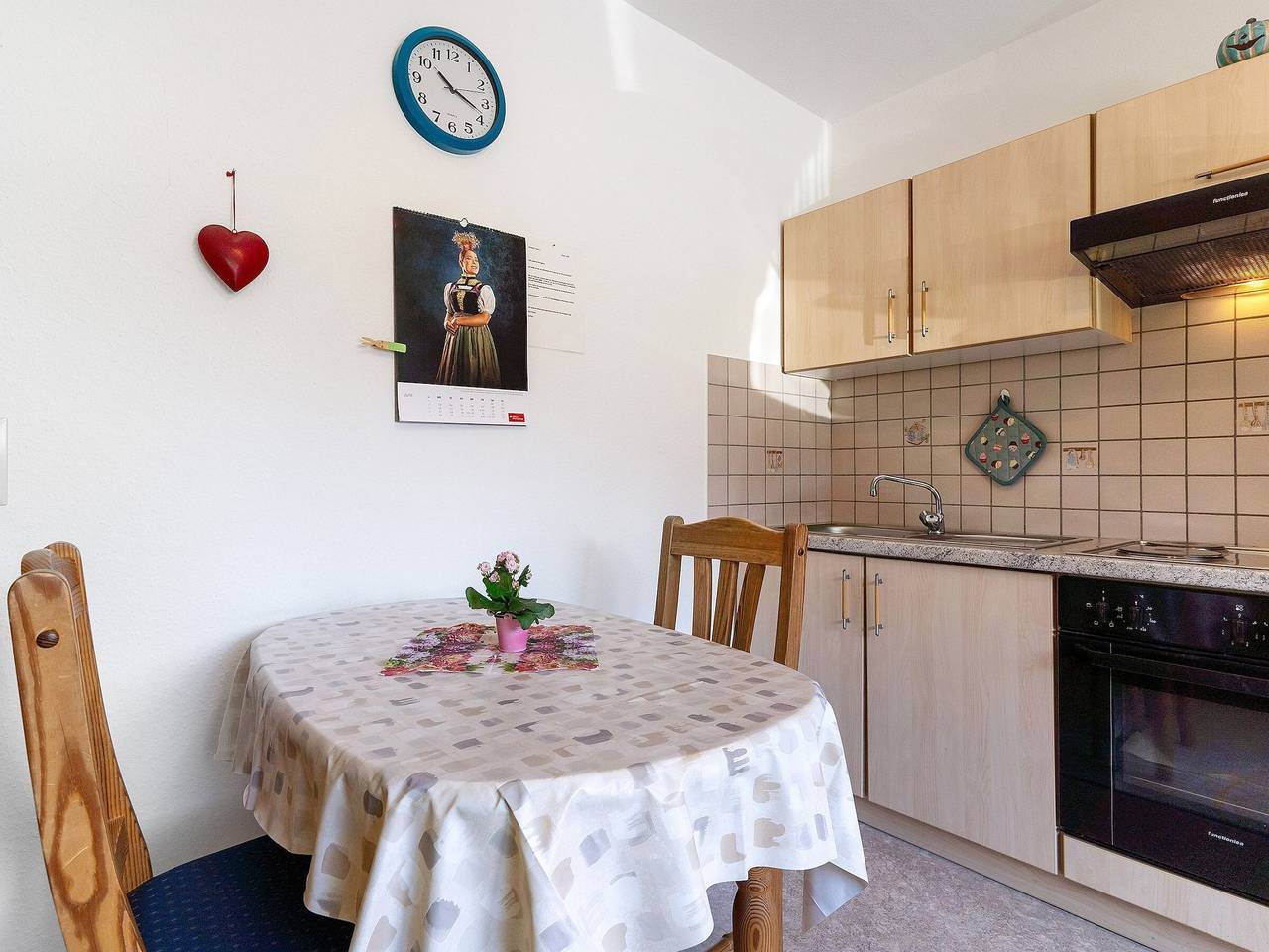 Ganze Wohnung, Ferienwohnung 'Rösschen' mit Gemeinschaftsgarten und Wi-Fi in Schonach, Südschwarzwald