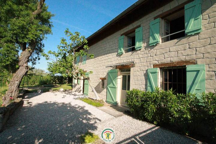 Gîte pour 6 personnes, avec jardin