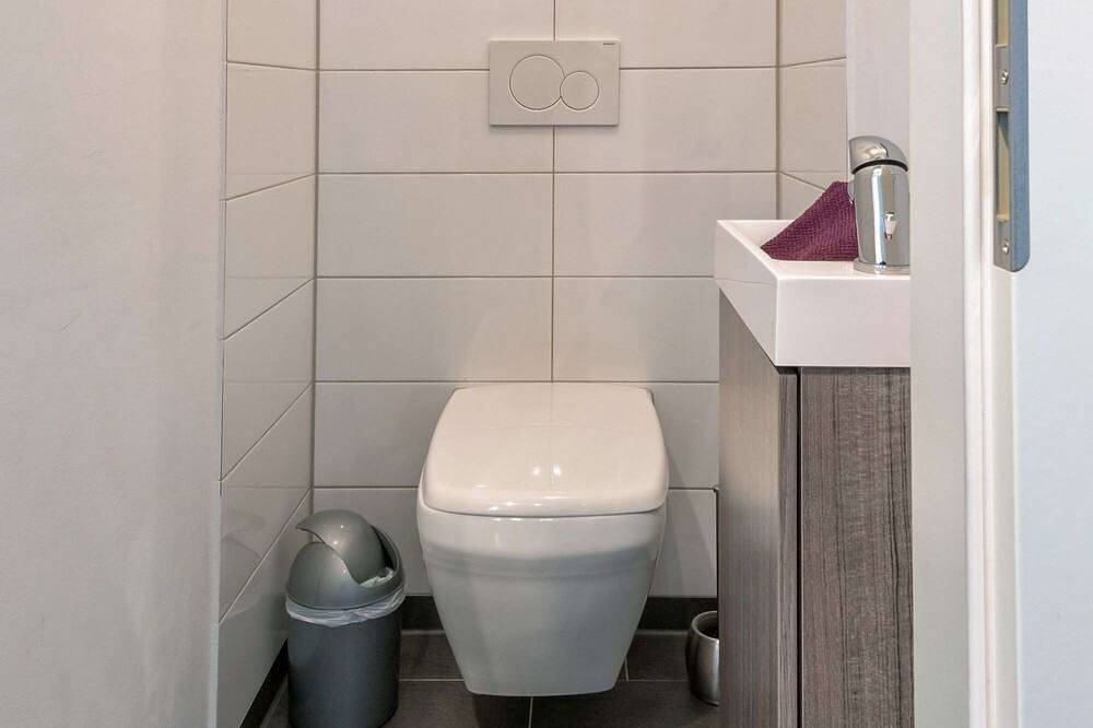 Exklusives Ferienhaus Dieboldsberg: Sauna, Whirlpool, Kamin, Spielempore & Spielplatz in Alpirsbach, Kinzigtal