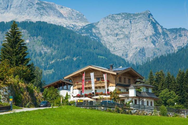Hotel für 5 Personen, mit Balkon und Terrasse sowie Sauna und Ausblick in Bischofshofen