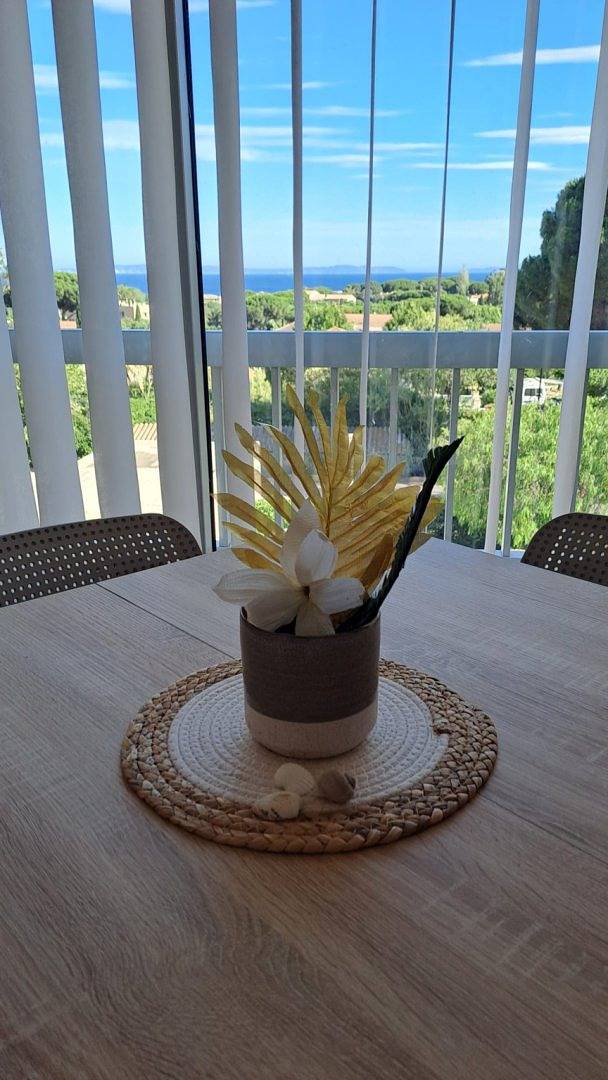 Appartement entier, Logement vacances vue mer in Le Lavandou, Région de Toulon