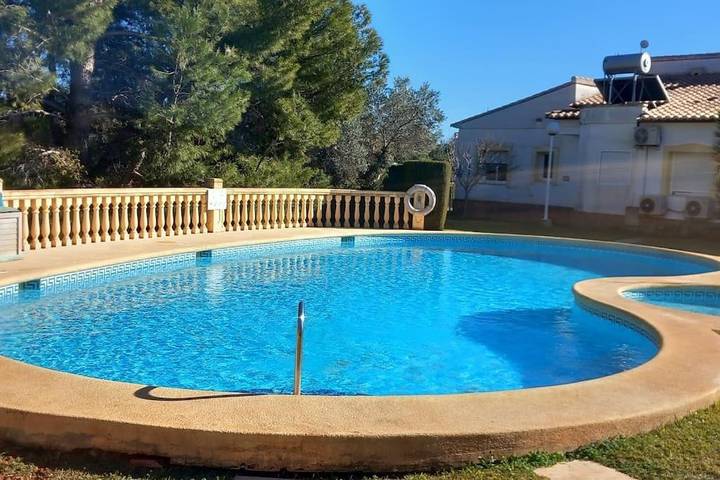 Casa rural para 4 personas, con Terraza y Jardín además de Piscina y Vistas en Beniarbeig