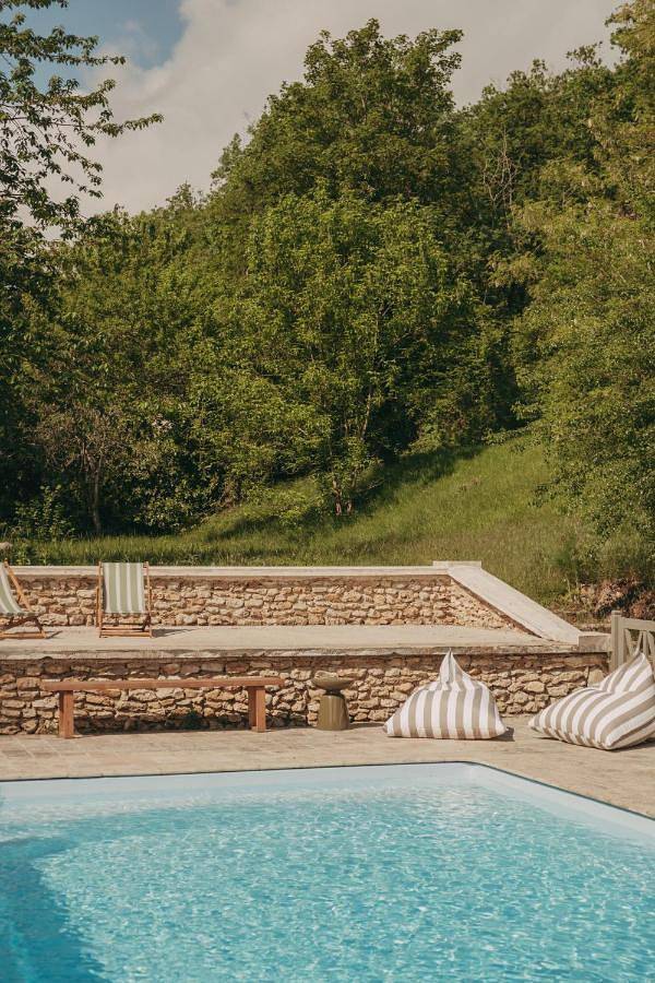 Chalet para 32 personas, con jacuzzi además de piscina y jardín - 1