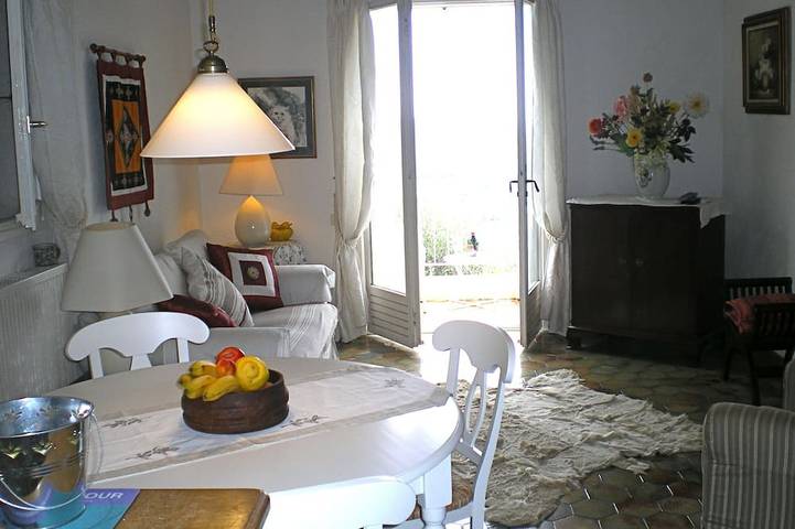 Luxusvilla/-apartment mit eigenem Pool, in Dorfnähe, 20 Min. nach Nizza in Gattières, Mittelmeerküste (Frankreich)