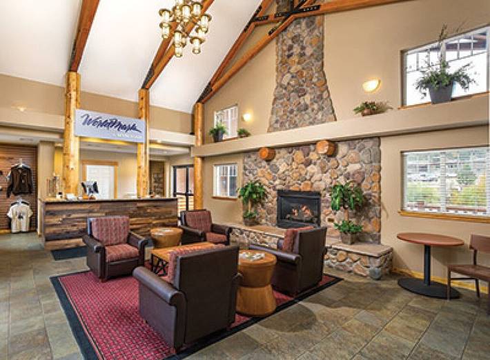 Vacation rental for 6 people, with pool and balcony as well as hot tub in Estes Park