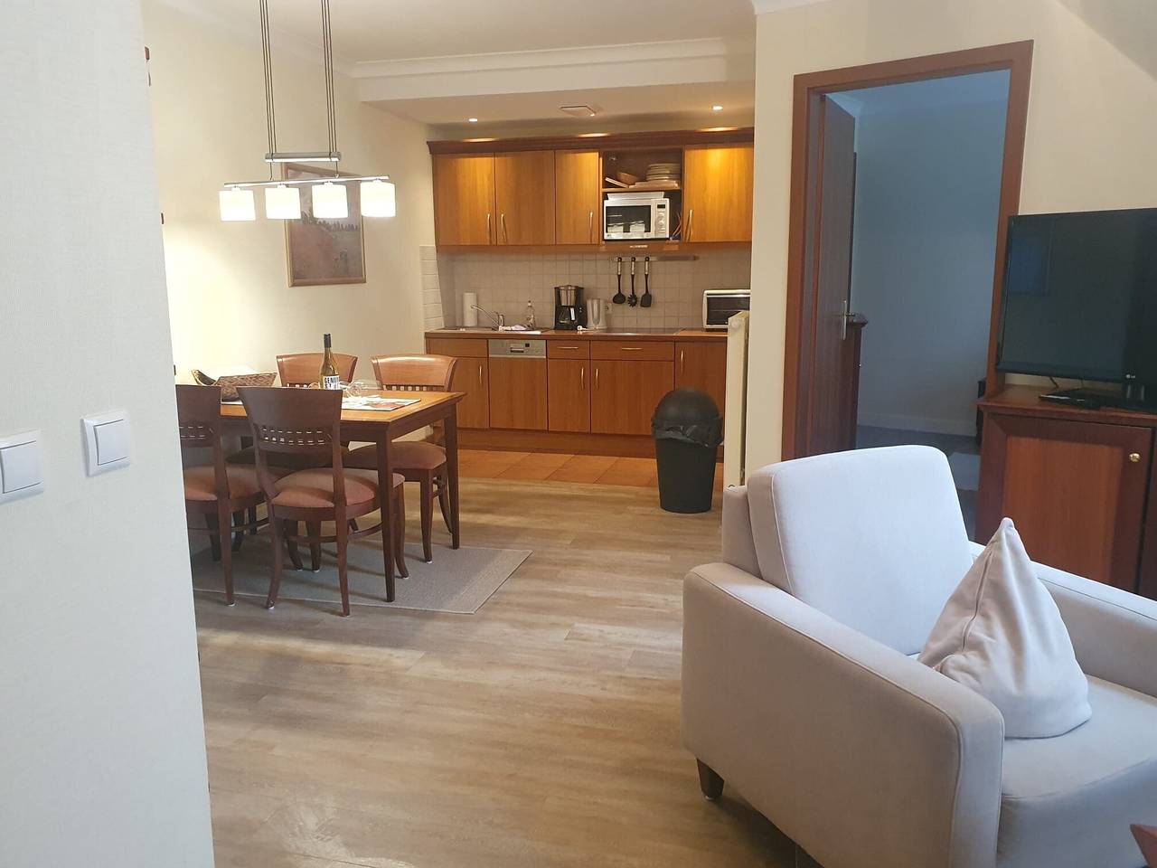 Apartamento entero, Apartamento en Haus Wolgastsee con jardín comunitario, balcón y Wi-Fi in Balm, Benz (desambiguación)
