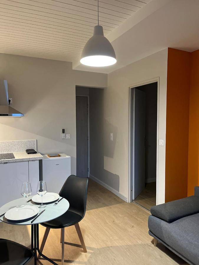Appartement entier, Bel appartement rénové avec grande terrasse proche Lillet à Podensac in Podensac, Région de Langon