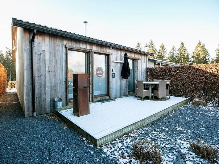 Ferienhaus für 6 Personen, mit Seeblick und Sauna sowie Terrasse und Garten