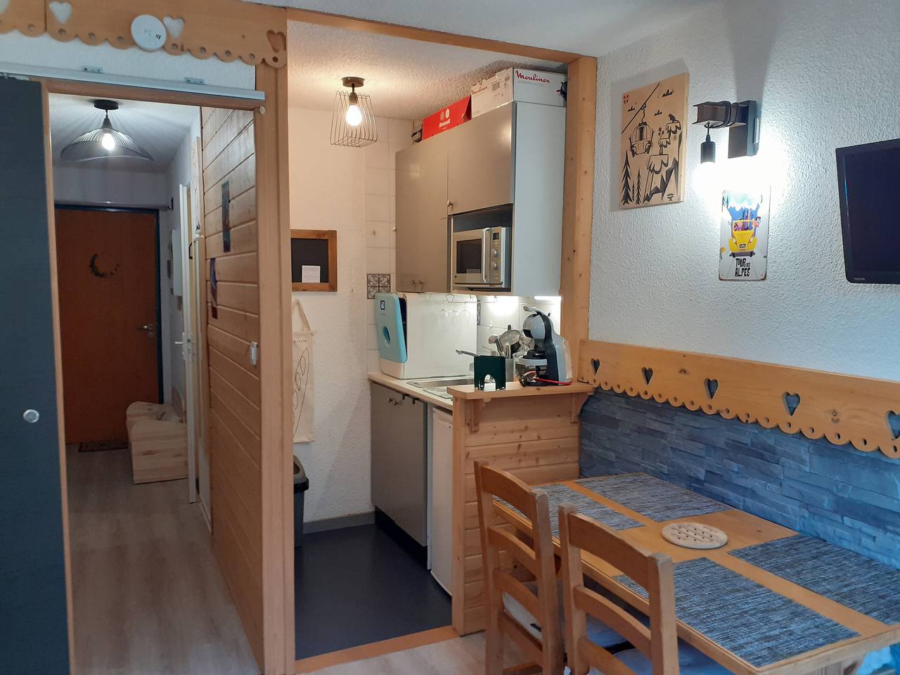 Estudio entero, Acogedor estudio para 3 en Valfréjus, teleférico a 20m, mascotas permitidas in Valfréjus, Modane