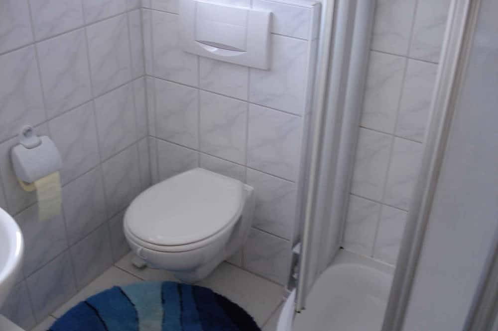 Apartamento entero, Apartamento vacacional bajo un techo de paja, sólo a 100 m del Mar Báltico in Neuendorf Hiddensee Island, Hiddensee