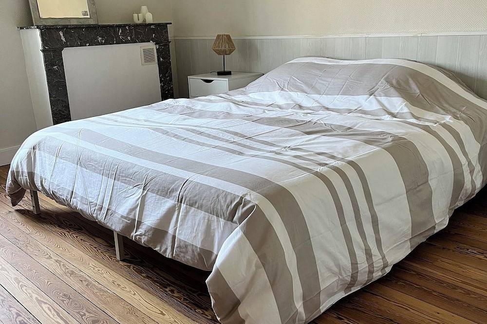 Maison de ville au calme - 8 couchages - animaux acceptés - à  10 min du circuit in Saint-Pierre-le-Moûtier, Nièvre