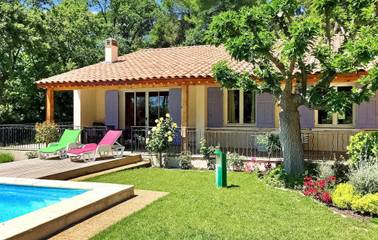 Gîte pour 6 personnes, avec terrasse à Grambois