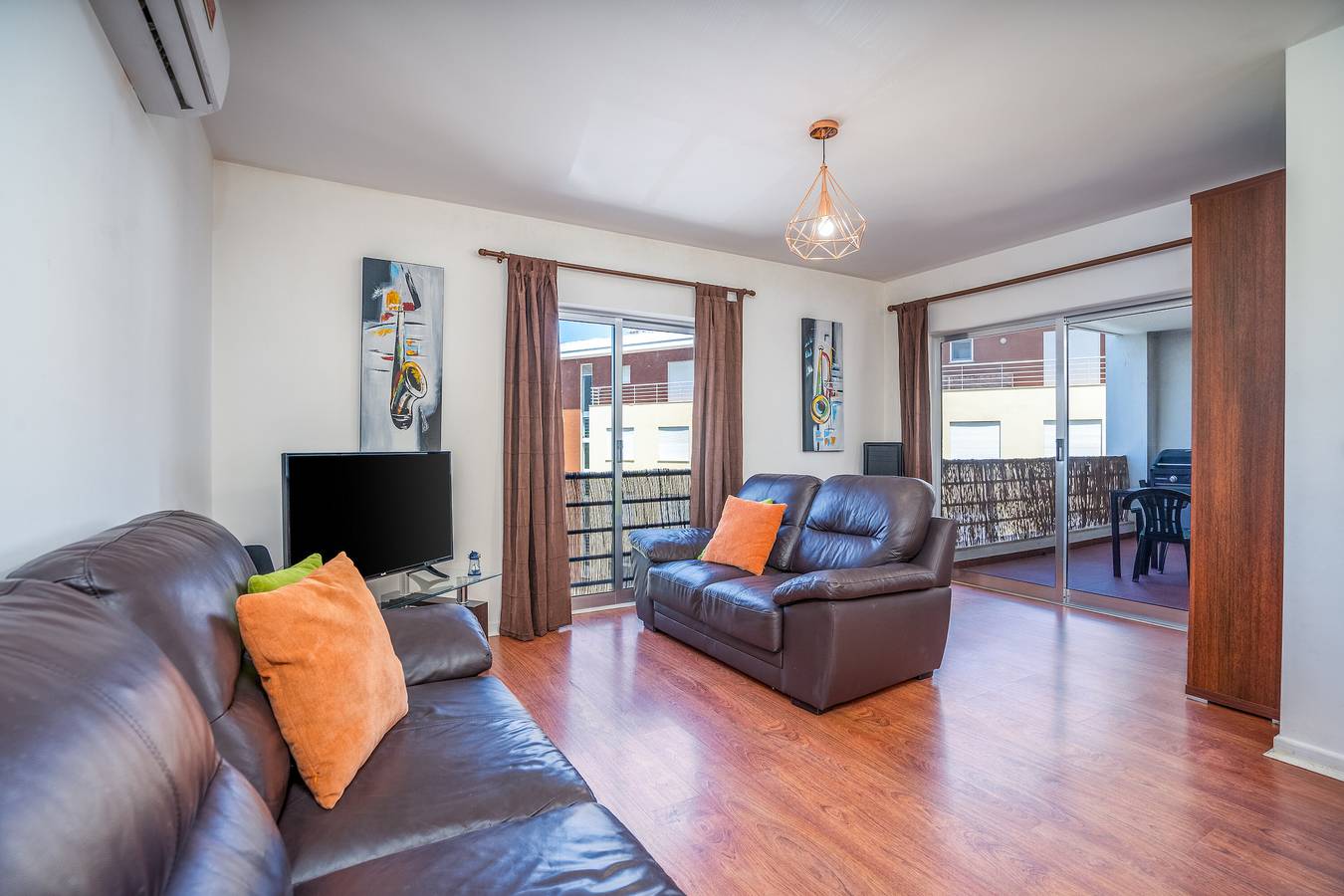 Apartamento inteiro, Apartamento 'Los Hermanos' com varanda e Wi-Fi in Praia da Rocha, Portimão