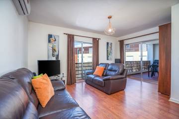 Apartamento De Férias para 6 Pessoas em Praia da Rocha, Portimão, Foto 1