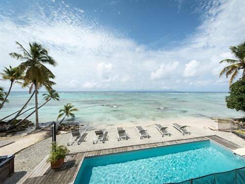 Hôtel pour 3 personnes, avec sauna et piscine ainsi que terrasse et vue