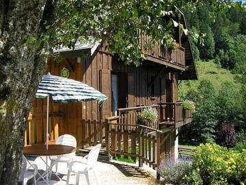 Gîte pour 4 personnes, avec jardin et terrasse, animaux acceptés dans l' Isère