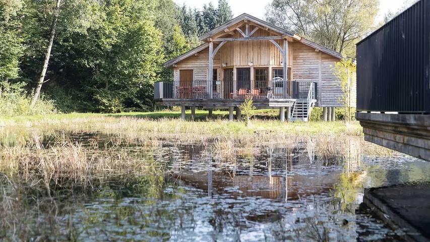 Location de vacances pour 7 personnes, avec terrasse à Gedinne
