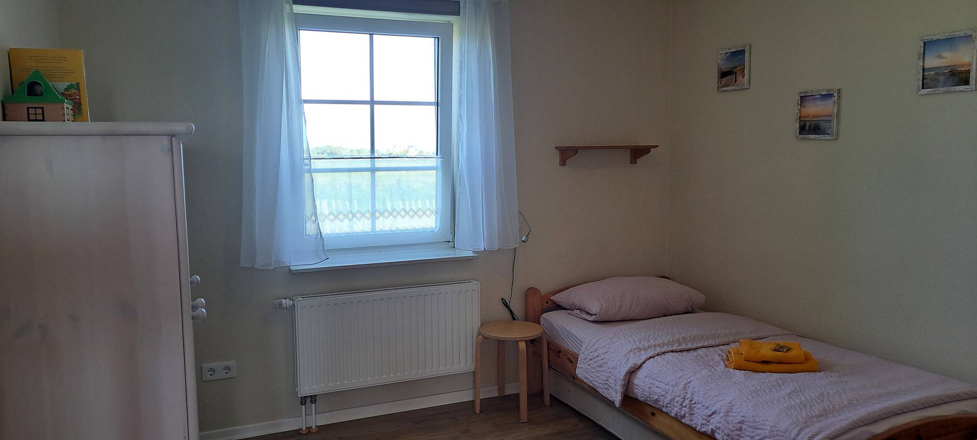 Ganze Wohnung, Ferienhaus 'Springflut' mit Gemeinschaftsgarten und Wi-Fi in Pellworm, Nordseeküste