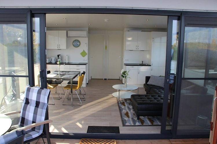 Barco de recreo en el lago Nordsee in Xanten, Lower Rhine