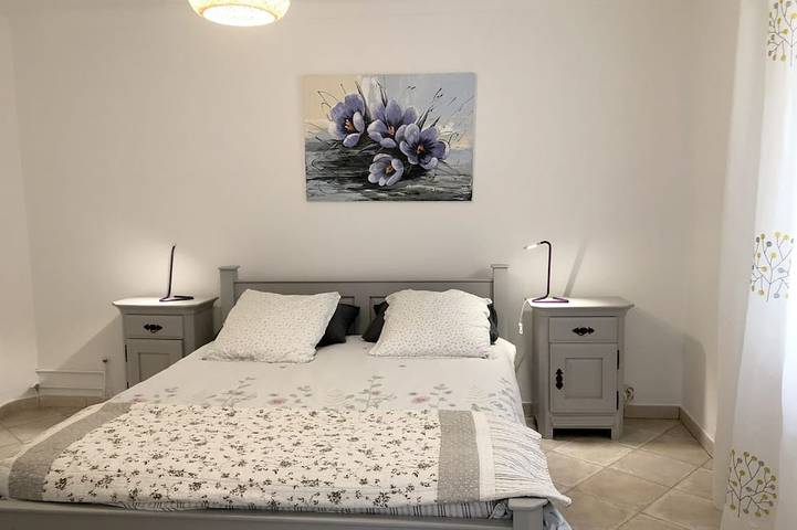 Location de vacances pour 2 personnes, avec terrasse et piscine à Robion - 2