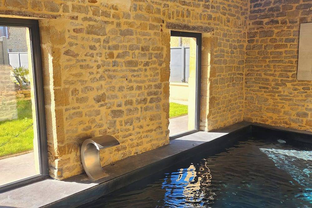 L'Atypique - Heated pool in a stone house with unusual spaces in Floing, Ardennen