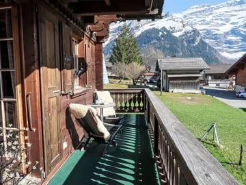 Gîte pour 8 personnes, avec balcon ainsi que jardin et vue dans Les Diablerets