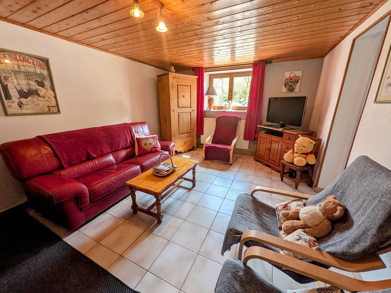 Gîte paisible dans ancienne ferme comtoise avec animaux acceptés in Saint-Bresson, Parc naturel régional des Ballons des Vosges