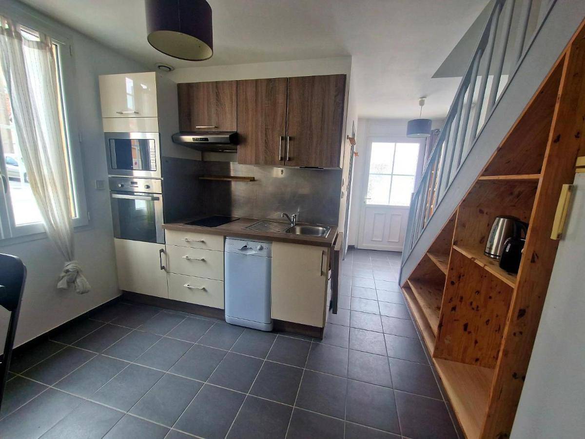 Two-Bedroom House in Cenon, Région de Bordeaux