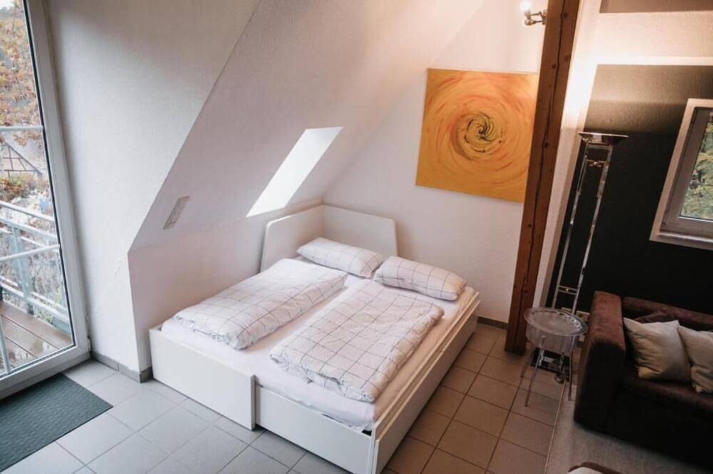 Own maisonette in idyllic location with balcony + free parking in Schwabach, Frankenalb