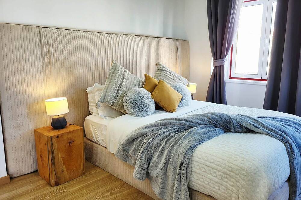 A six-person home with a private pool in the village of Biscoitos in Biscoitos, Terceira (Azoren)