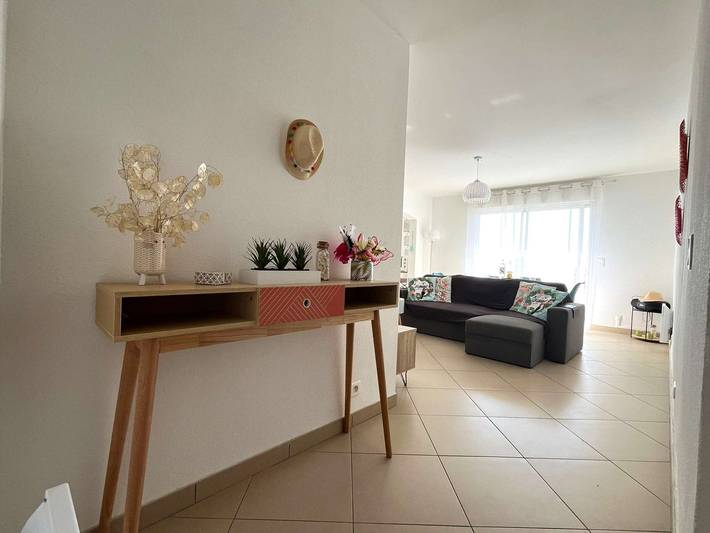 Apartamento entero, Apartamento moderno y luminoso en el centro de Moriani, 2 habitaciones, terraza in Moriani-Plage, Región de Corte
