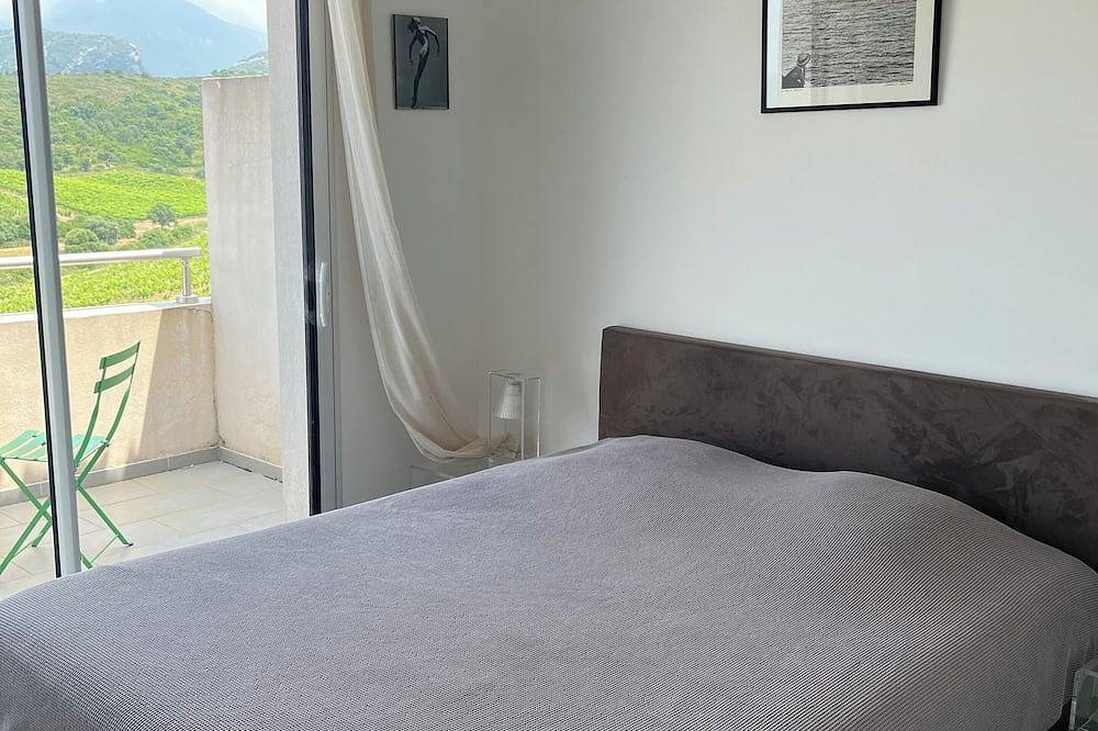 Appartement entier, Appartement T3 Sublime Vue sur Mer, Montagnes & Vignobles. in Saint-Florent, Région de Calvi