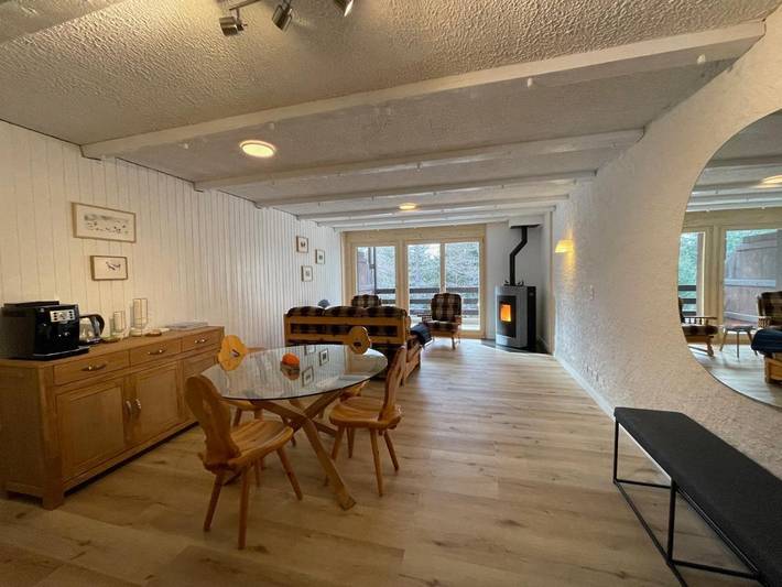Gîte pour 4 personnes, avec Balcon ainsi que Terrasse et Vue dans La Fouly