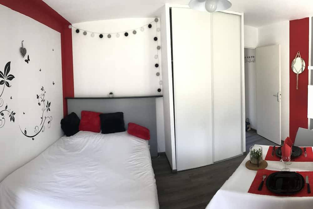 Appartement entier, ♥ Charme ♥ Honfleur ★ Wifi ♫ Parking ★Piscine ☀ in Équemauville, Région de Lisieux