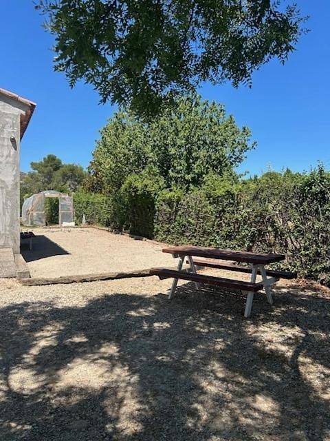 Location de vacances pour 9 personnes, avec vue et jardin ainsi que terrasse et piscine dans Abbaye de Saint Michel de Frigolet - 3