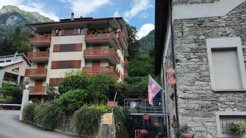 Gîte pour 4 personnes, avec vue et balcon à Campertogno