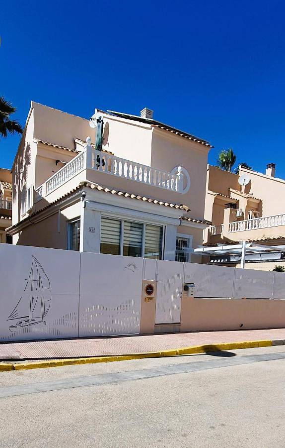 Villa pour 6 personnes, avec jardin et vue à Guardamar del Segura - 2