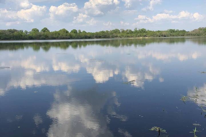 Location de vacances pour 4 personnes, avec jardin à Sainte-Suzanne